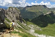 73 Dalla Bocchetta di Corna Piana discesa su ghiaioni al Passo Branchino